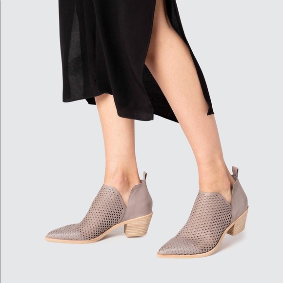SOLD 🌈 New Dolce Vita Ankle Boots - Picture 14 of 14